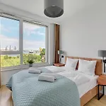 Rentplanet - Chlebova Appart hôtel 4*